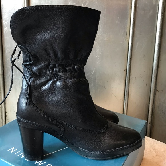 Black leather boots - Picture 3 of 3